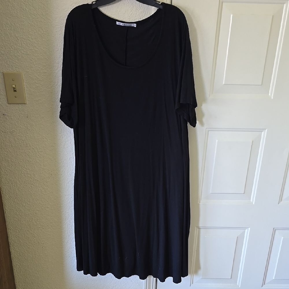 Black Loose-Fit Dress